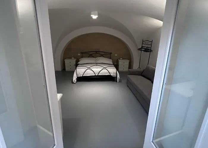 White Dome Retriet